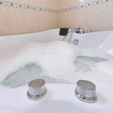 아파트 Nika Sa Jacuzzijem